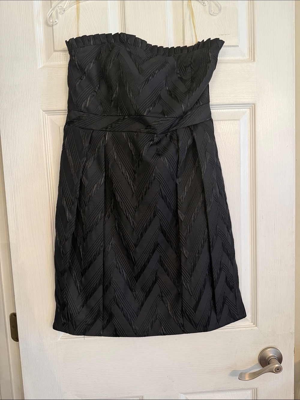 Alice + Olivia Black Strapless Chevron-Textured Cocktail Dress